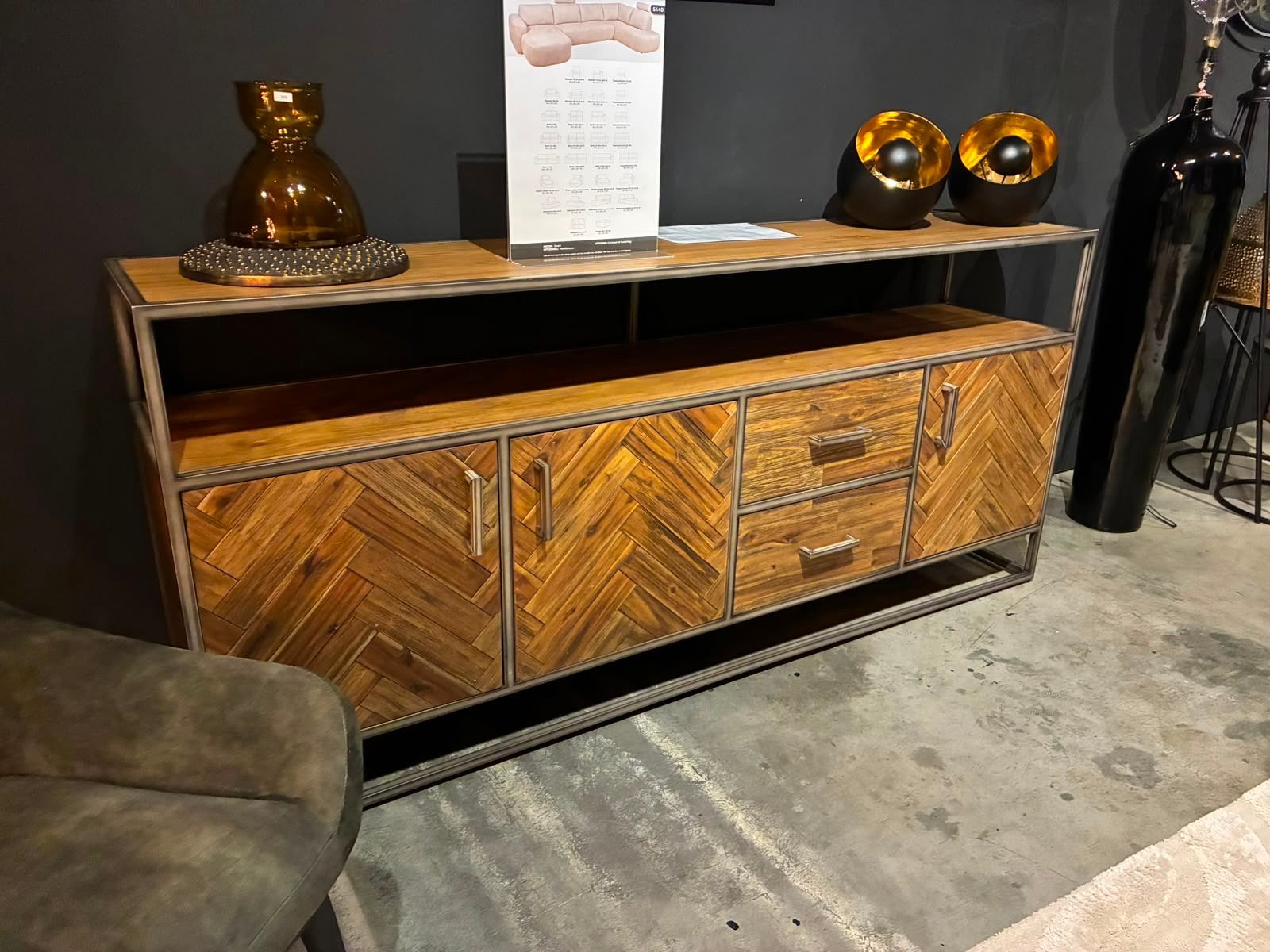Showroomopruiming! Visgraat kast eleonora teakhout!, Huis en Inrichting, Ophalen, Met deur(en), Teakhout, Nieuw