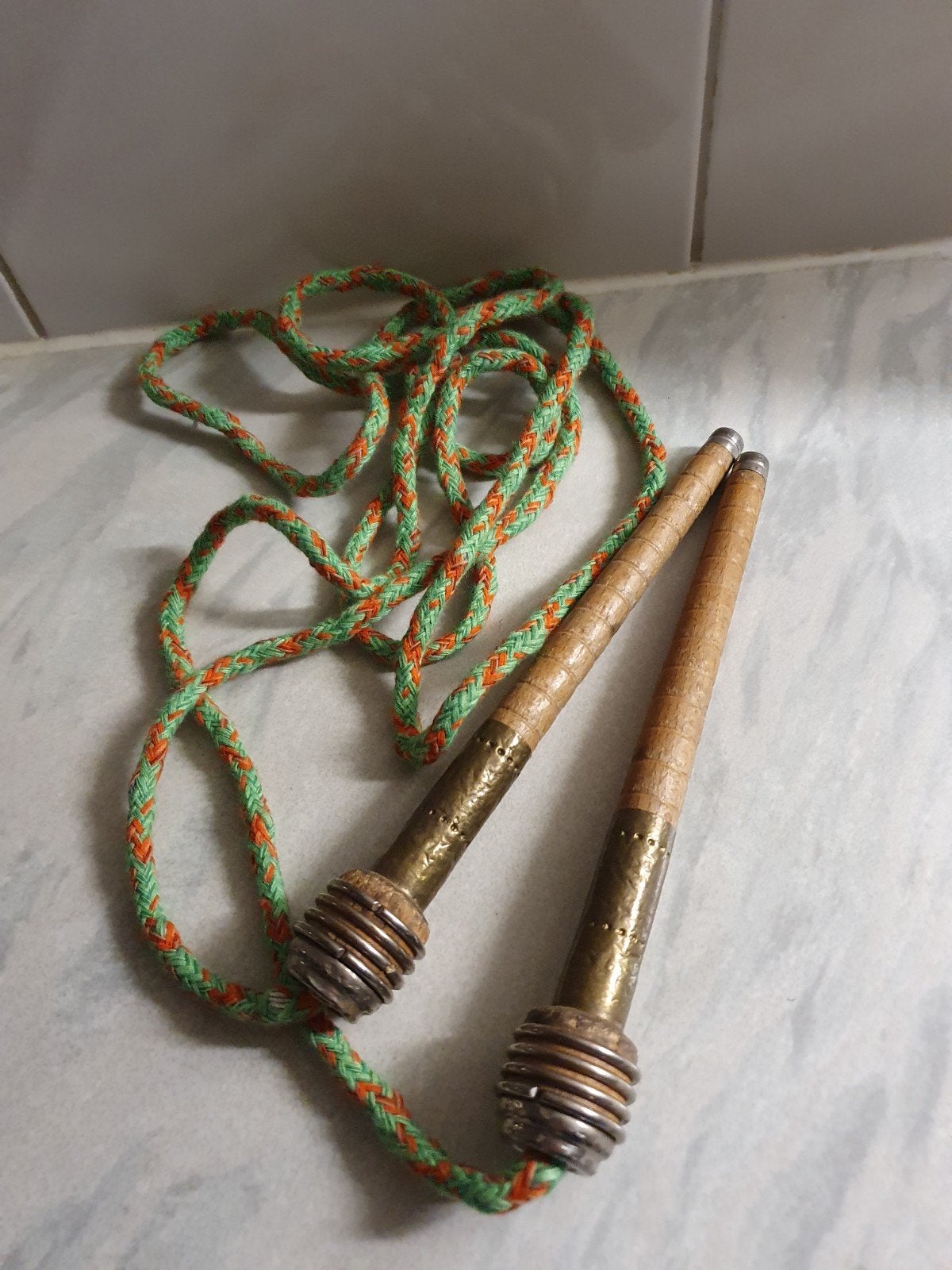 antiek springtouw, met mooie houten handvaten, koper beslagl, Ophalen of Verzenden