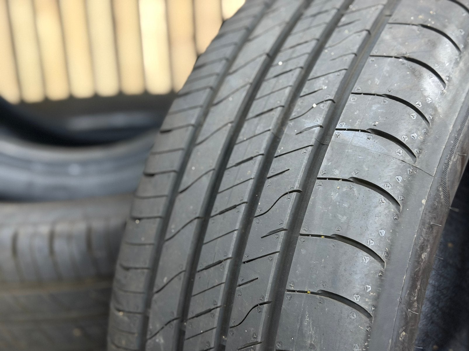 4x 205-50-17 GOODYEAR EFFICIENTGRIP DEMO! dot25 €380 all in!, Ophalen