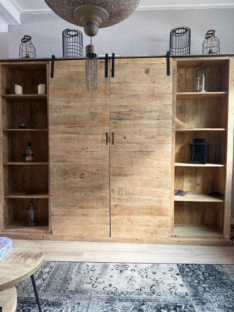 Massieve Mango Houten TV-Meubelwandkast met Schuifdeuren, Huis en Inrichting, Kasten | Televisiemeubels, Ophalen, Gebruikt, 200 cm of meer