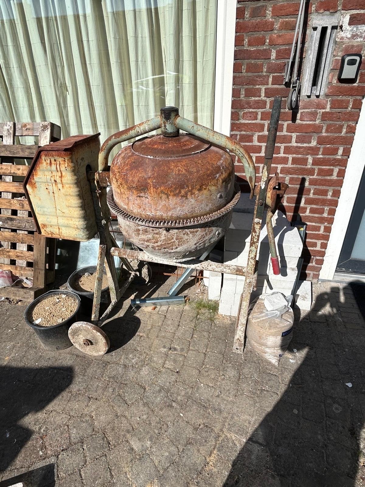 Robuuste cementmolen - Ideaal voor bouwprojecten, Doe-het-zelf en Verbouw, Betonmolens, Ophalen, Gebruikt