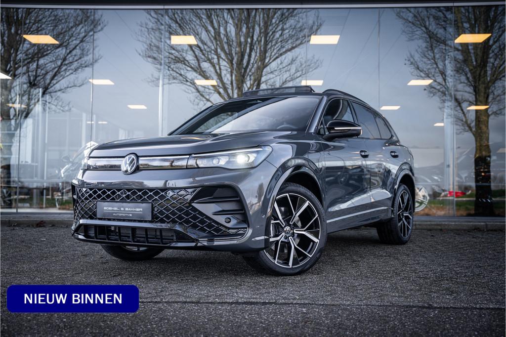 Volkswagen Tiguan eHybrid R-Line Edition * Panodak * Trekhaa, 12 maanden, Zwart, 4 cilinders, Parkeerassistent