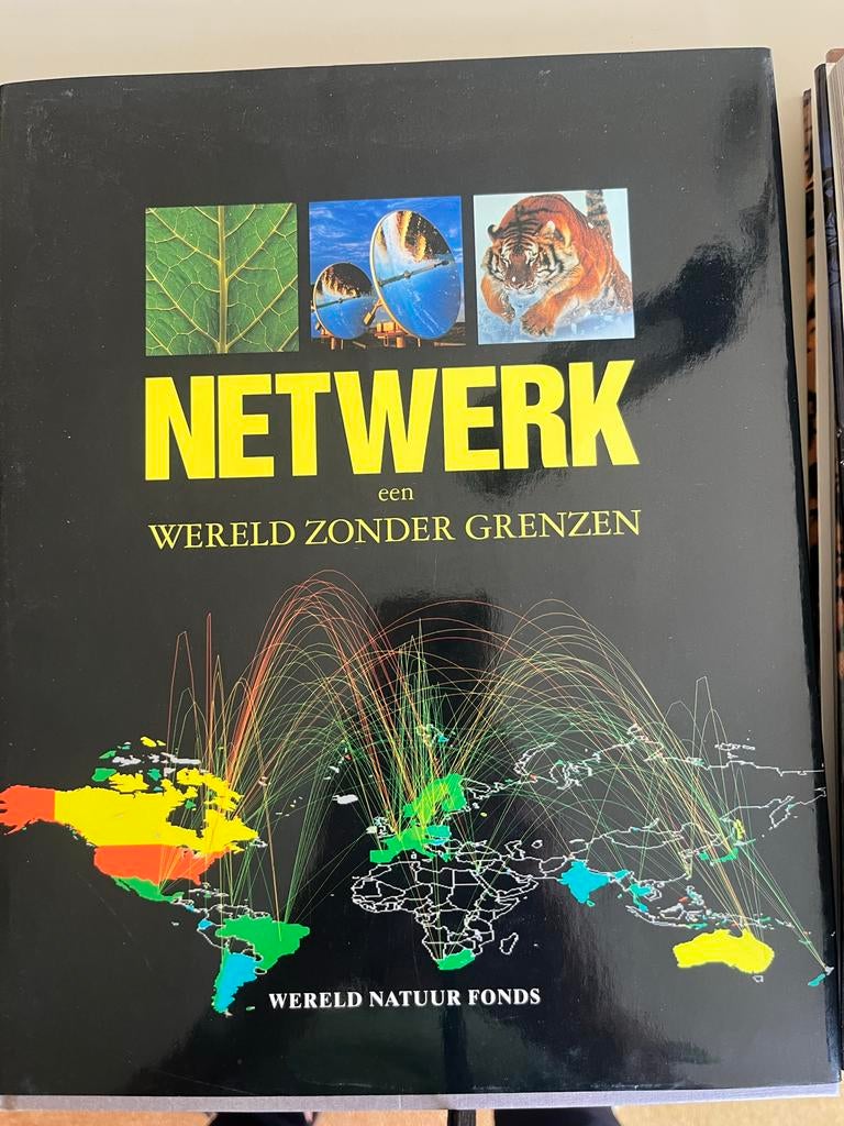 Netwerk: Een Wereld Zonder Grenzen - Wereld Natuur Fonds, Ophalen of Verzenden, Gelezen, Internet of Webdesign