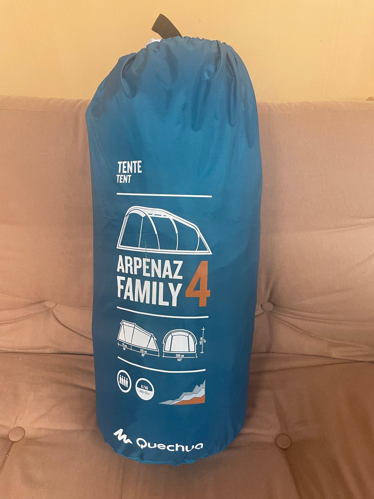 Quechua Arpenaz Family 4 Tent - Zo goed als nieuw, Caravans en Kamperen, Ophalen of Verzenden, Zo goed als nieuw, Tot en met 4