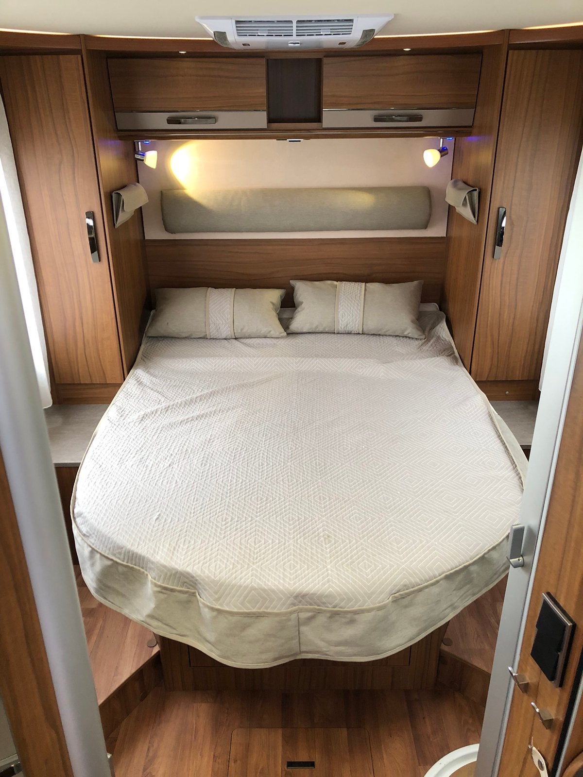 Caravans And Camping Queensbed