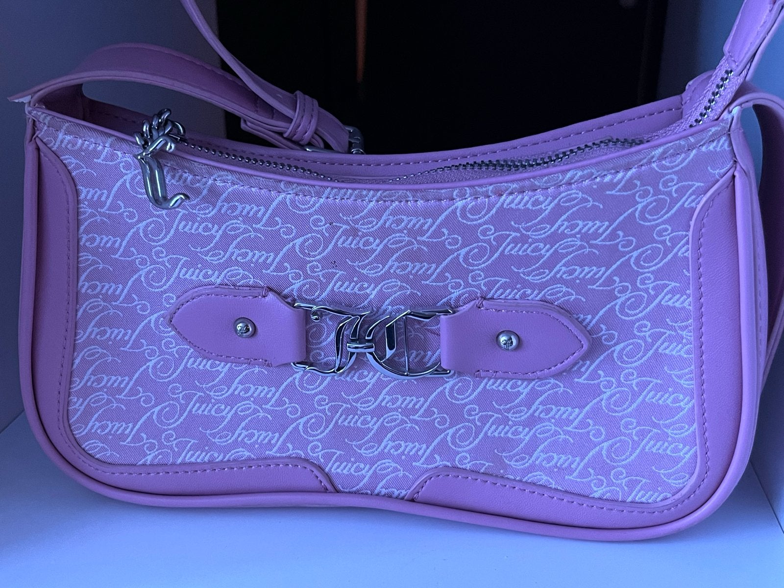 Juicy Couture Schoudertasje Roze, Sieraden, Tassen en Uiterlijk, Ophalen, Zo goed als nieuw, Roze, Schoudertasje