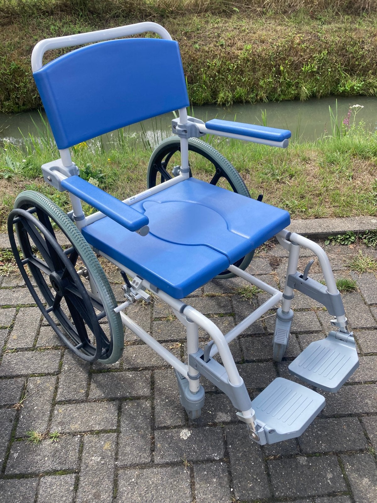Drive aston douche  rolstoel, Ophalen, Duwrolstoel