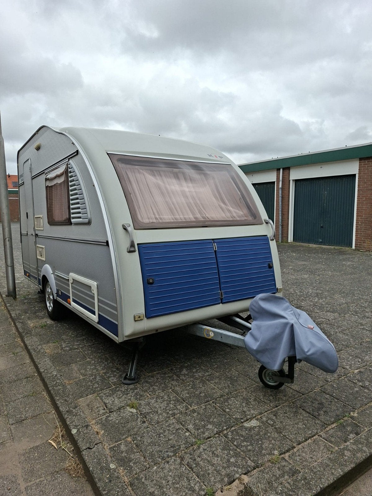 Te koop: Kip Kompakt MK 37 EK uit 1999., Kip, Tot en met 2, Treinzit, Particulier