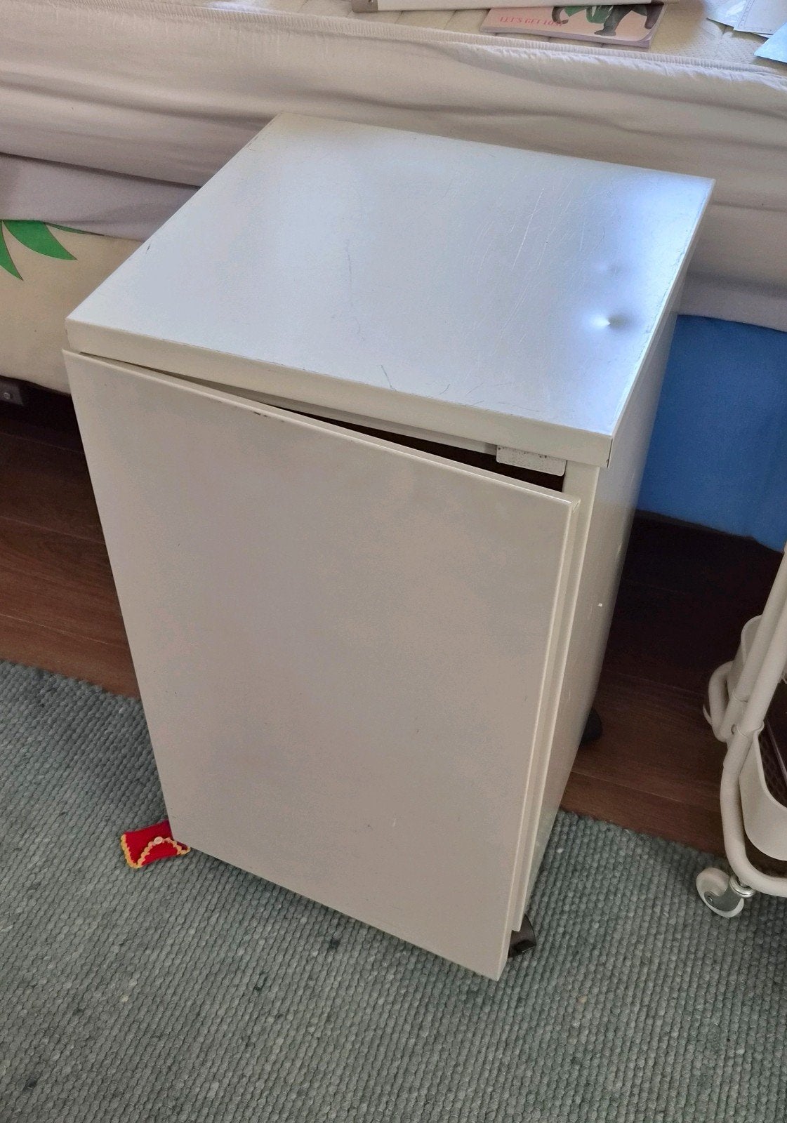 Vintage archiefkast op wieltjes, Huis en Inrichting, Kasten | Roldeurkasten en Archiefkasten, Ophalen, Minder dan 50 cm, Gebruikt