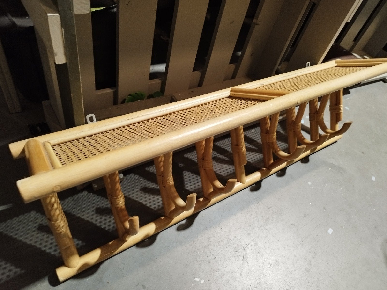 Vintage Rotan webbing Japandi Manou kapstok 120x35cm, Wandkapstok, Verzenden, 100 tot 150 cm, Zo goed als nieuw