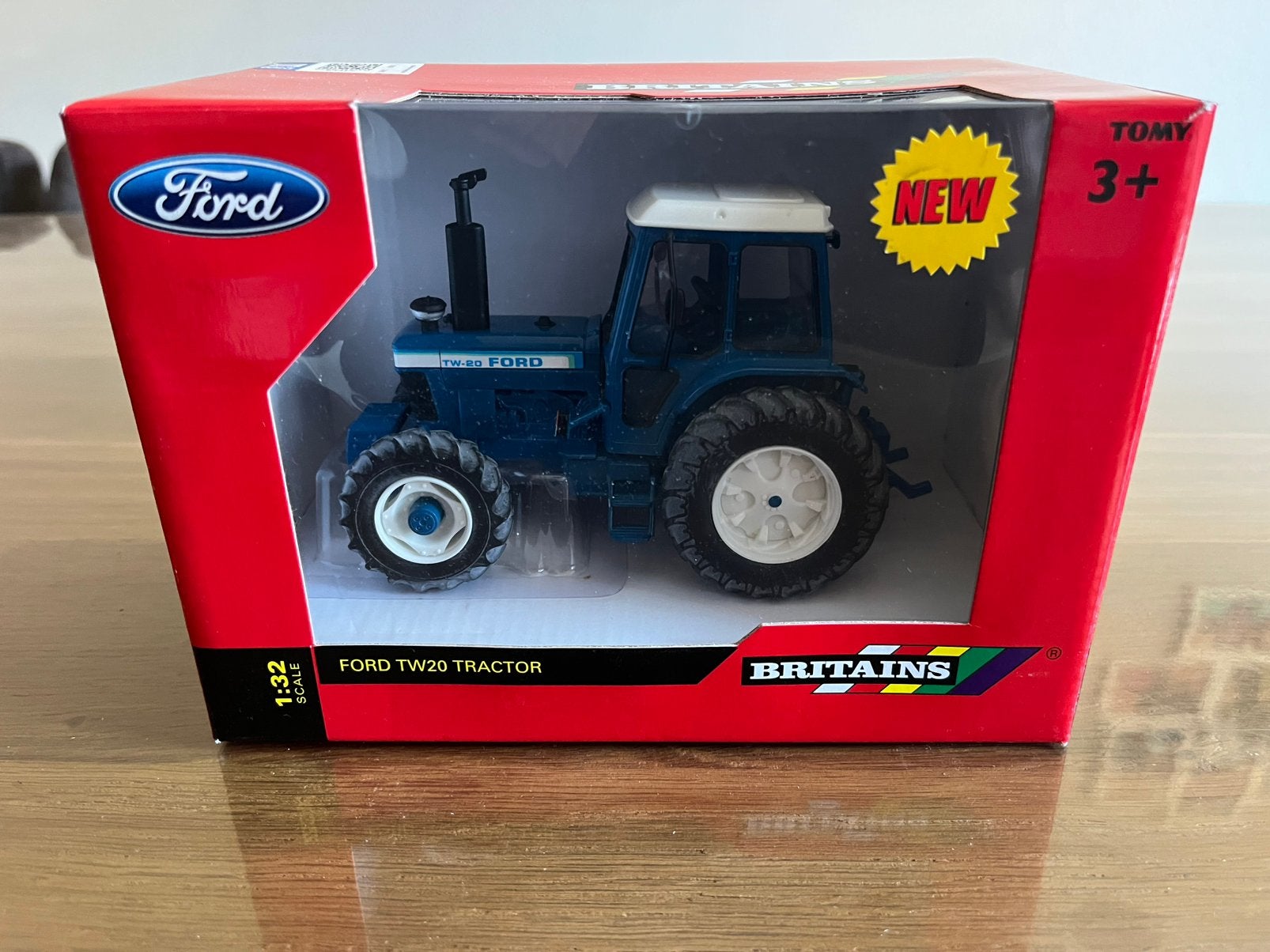 Ford TW 20 trekker Britains 42840, Ophalen of Verzenden, Nieuw, Tractor of Landbouw, Britains