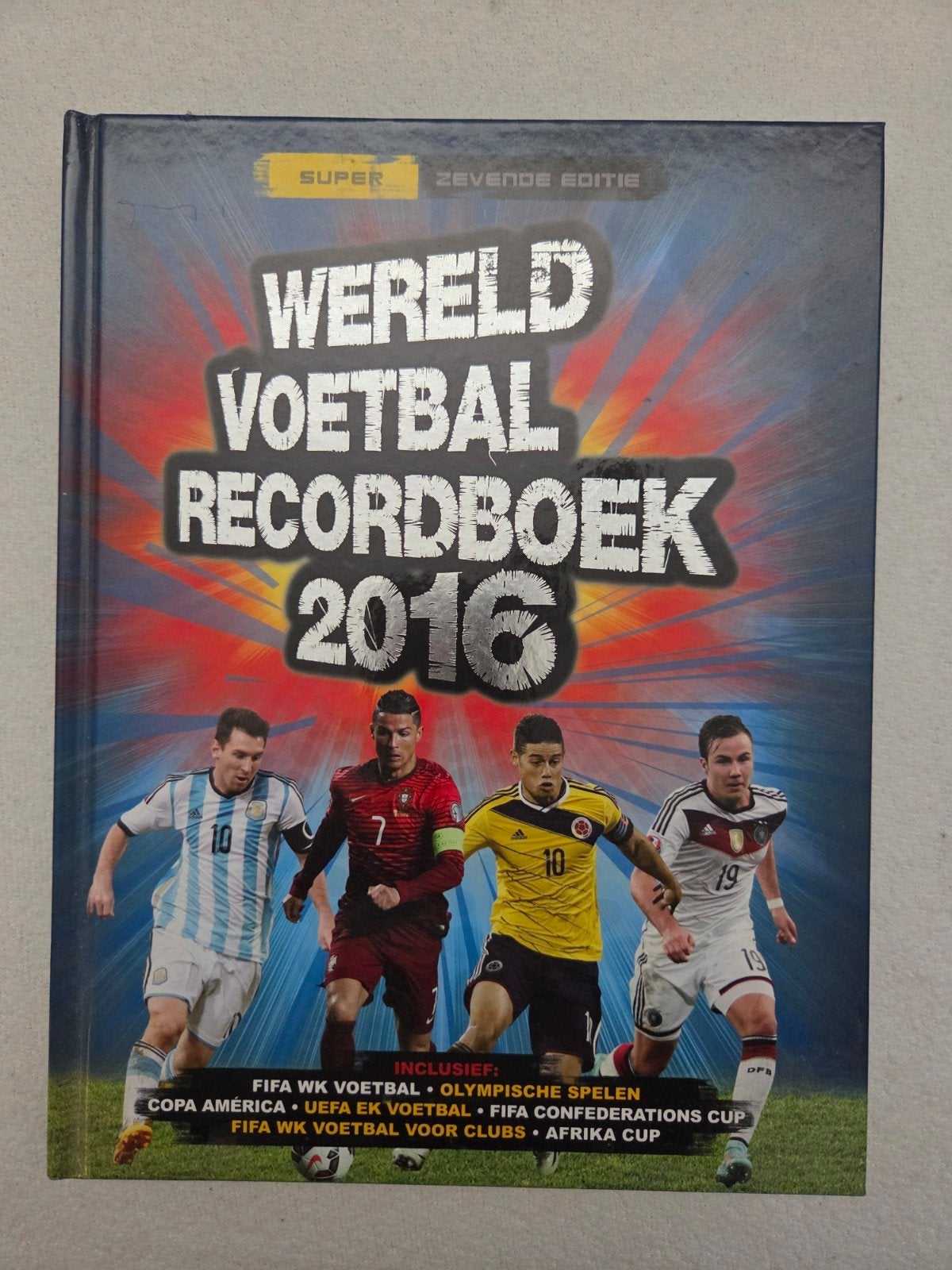 Wereld Voetbal Recordboek 2016, Ophalen of Verzenden, Gelezen, Balsport