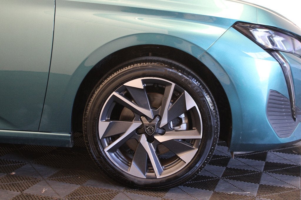 Peugeot 308 SW 1.2 PureTech Allure |Camera|Navi| (bj 2024), Auto's, Peugeot, Zwart, 1199 cc, Leder en Stof, 3 cilinders