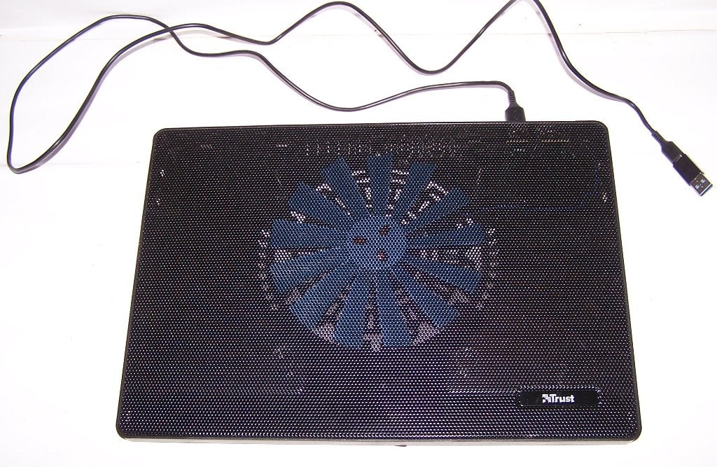 Laptopcooler/ventilator Trust. Izgs., Ophalen of Verzenden, Zo goed als nieuw, In diepte verstelbaar