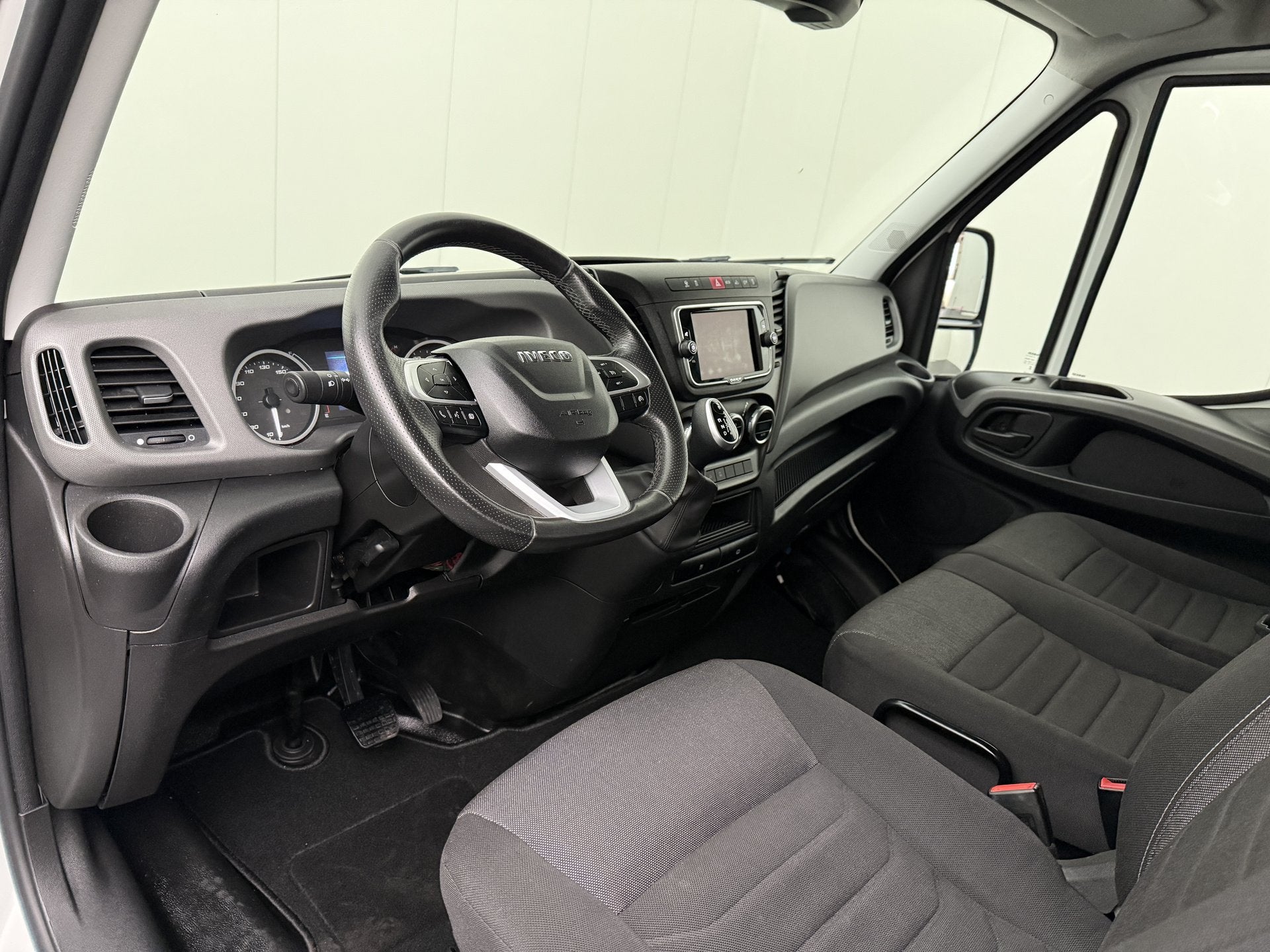 Iveco Daily Hi-Matic Automaat L2H2 | Led | 3500Kg Trekhaak |, Automaat, Gebruikt, Iveco, 2080 kg