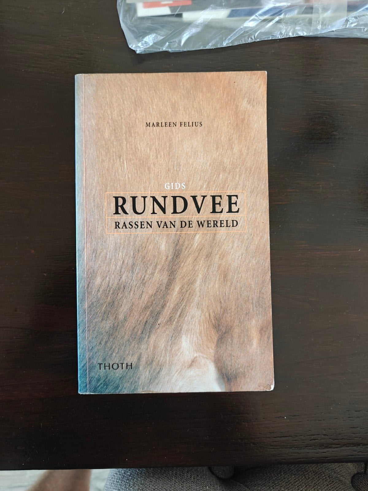 Gids Rundvee: Rassen van de Wereld - Marleen Felius, Boeken, Ophalen of Verzenden, Gelezen, Overige onderwerpen, Marleen Felius