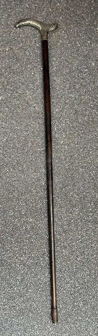 Wandelstok met zilver? metalen handgreep en houten stok, Ophalen