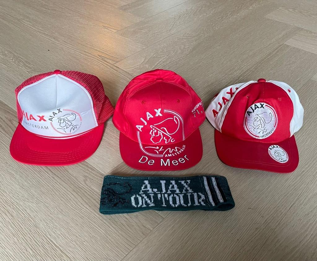 caps / petten 3x Ajax, Ophalen, Gebruikt