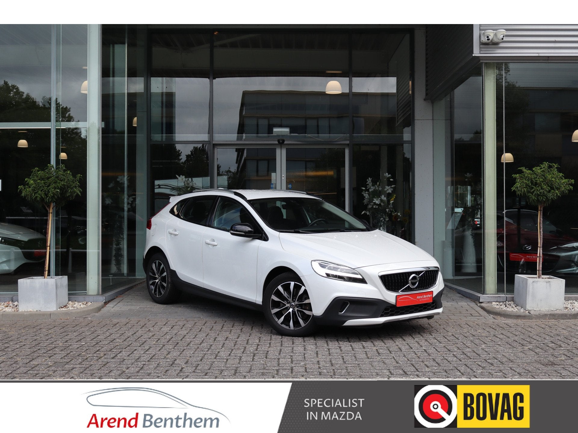 Volvo V40 Cross Country 1.5 T3 Dynamic Edition Navi / Led /, Auto's, Euro 6, 4 cilinders, 700 kg, Wit