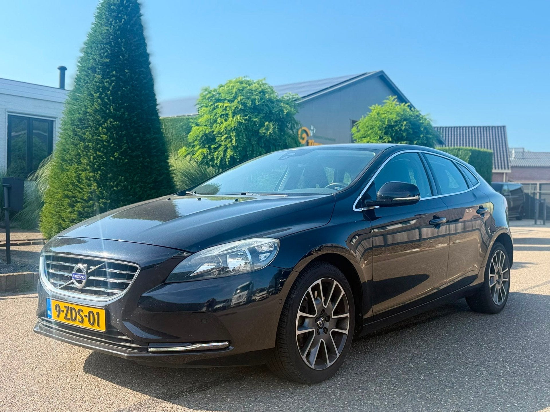 Volvo V40 2.0 D4 R-Design Business 2014 Navi/Clima/Lmv, Auto's, Voorwielaandrijving, Euro 5, Gebruikt, Zwart