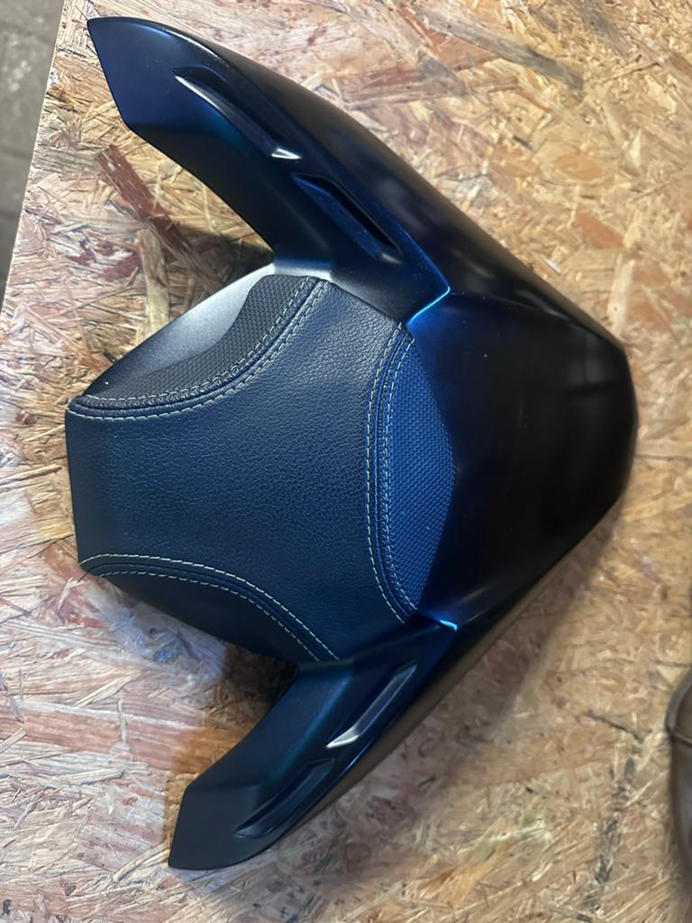 Custom buddyseat cover Kawasaki Z900 2021 -Limegroen stiksel, Ophalen of Verzenden, Gebruikt