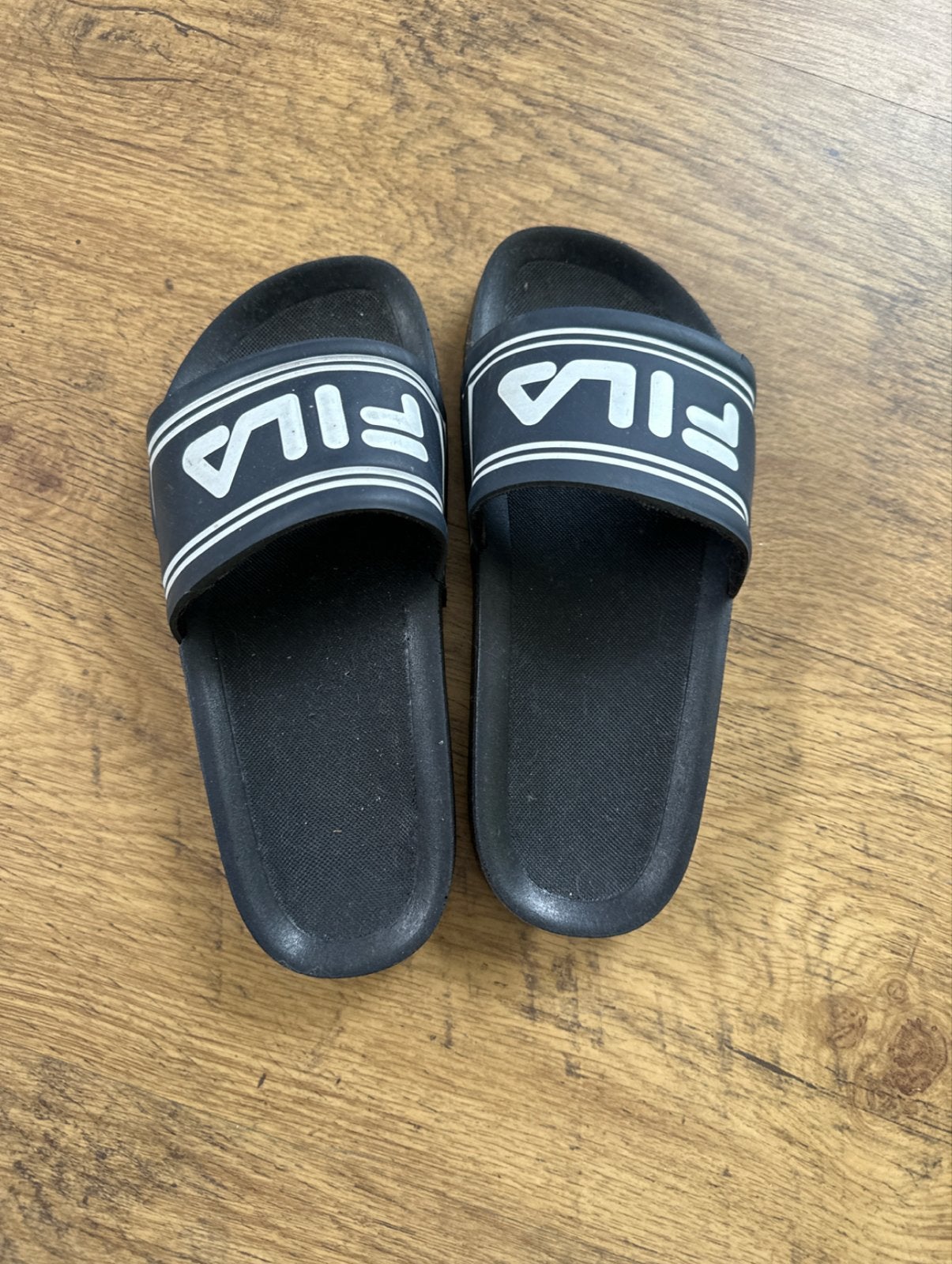 Fila slippers maat 32, Ophalen of Verzenden, Gebruikt, Jongen of Meisje