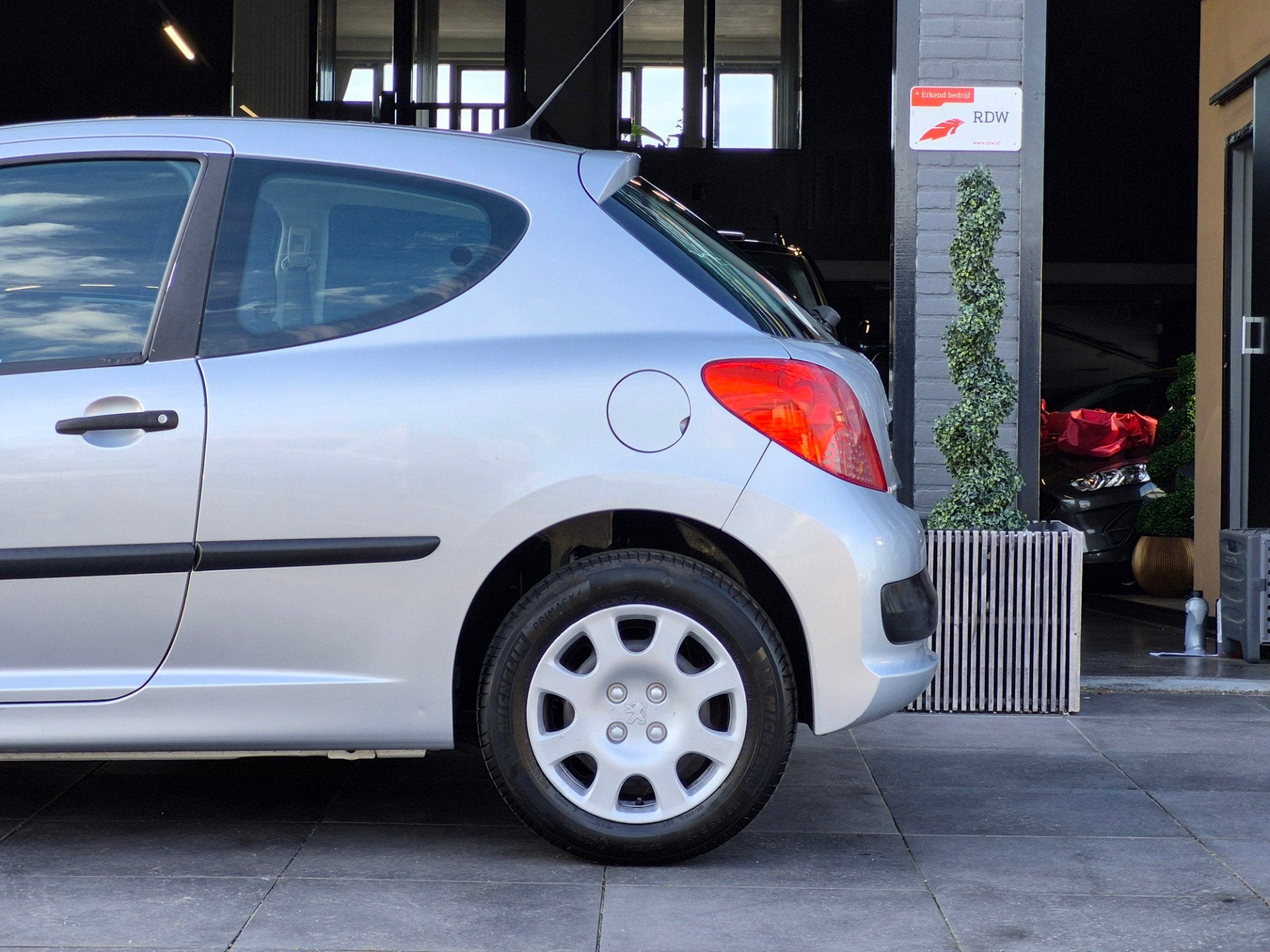 Peugeot 207 1.4-16V XR|1e eig|NAP|El.Ramen|USB|APK, Stof, Huisgarantie, 4 cilinders, Met garantie (alle)