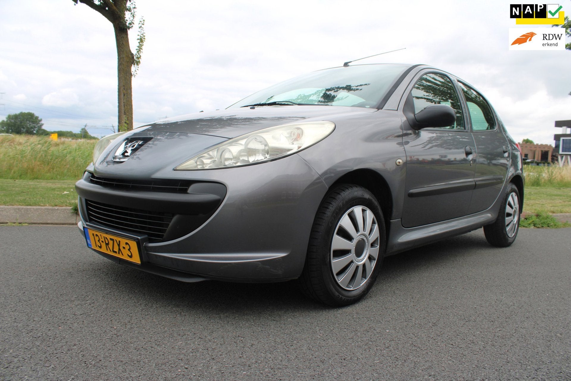 Peugeot 206 + 1.1 Accent Airco APK 06-01-2027, Voorwielaandrijving, Stof, Gebruikt, 4 cilinders