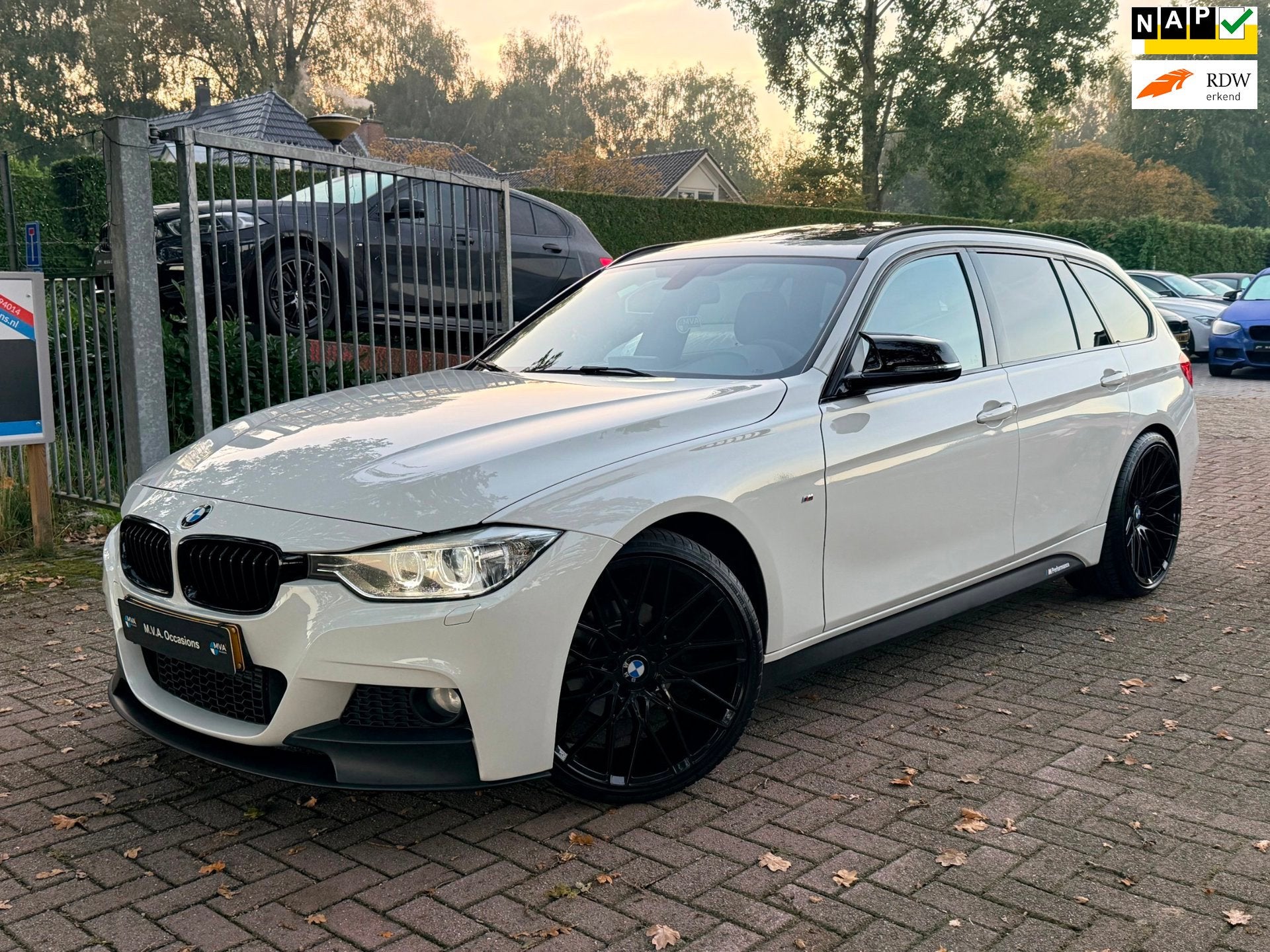 BMW 3-serie Touring 316i Executive M Sport|Nieuwe Ketting +, Gebruikt, 4 cilinders, Alcantara, Wit