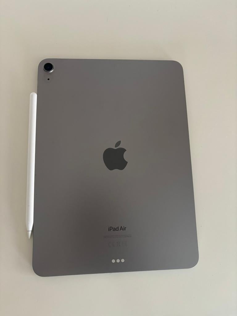 Ipad Air M2 256GB (2024) Space Grey + Smart Folio + Pencil, Computers en Software, Apple iPads, Zo goed als nieuw, Apple iPad Air