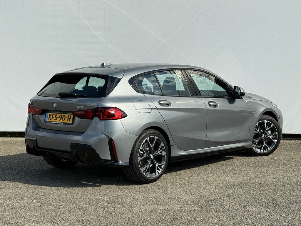BMW 1-serie 120 M Sport Design Edition Stoelverwarming | LED, Auto's, BMW, Gebruikt, 156 pk, Bedrijf, 19 km/l