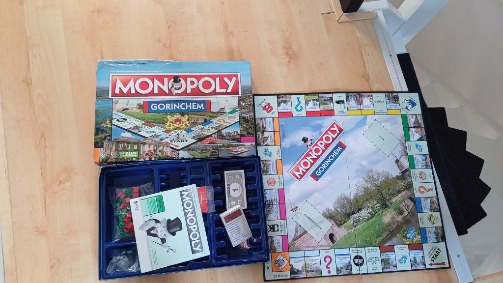 bordspel nieuw Monopoly Gorinchem Monopolie fraai, Vijf spelers of meer, Ophalen of Verzenden, Nieuw, Monopoly