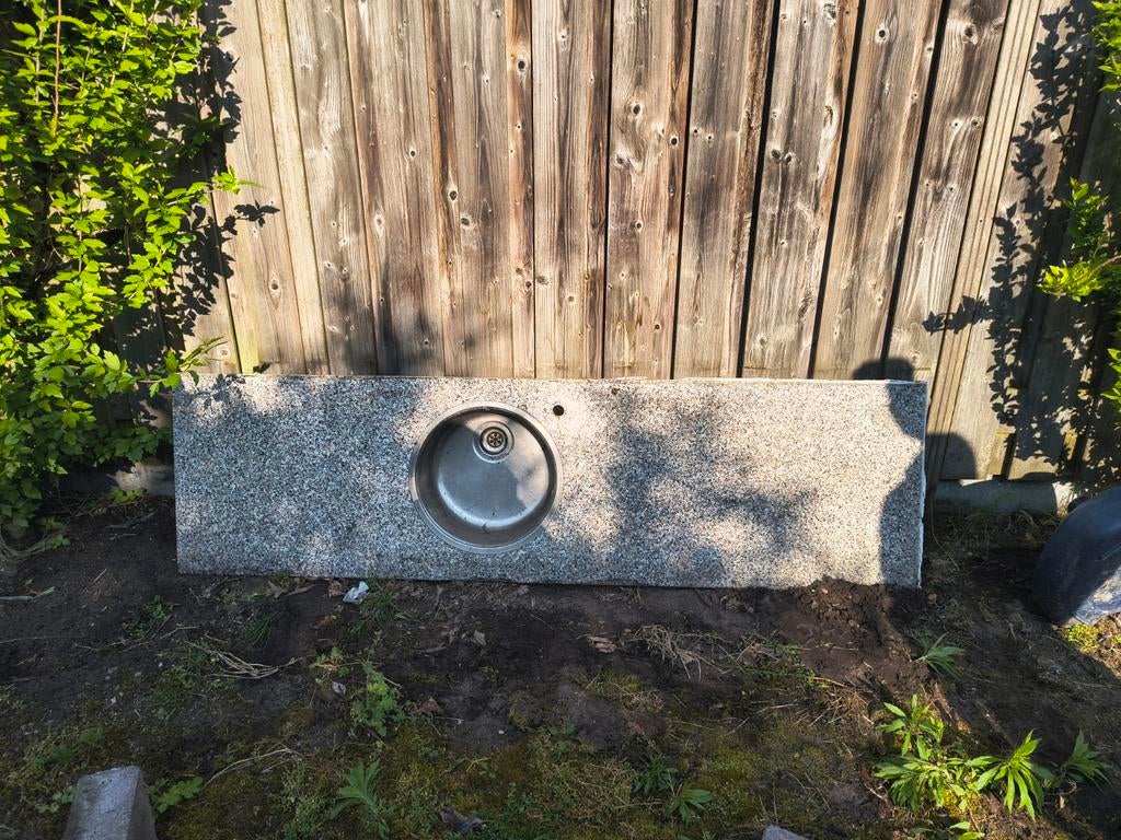 Granieten aanrechtblad + losse stukken graniet, Ophalen