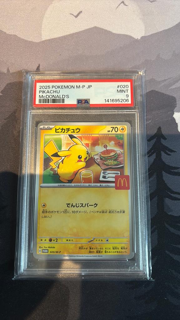 Pikachu McDonald’s 020/m-p Psa9!, Ophalen of Verzenden, Zo goed als nieuw, Losse kaart