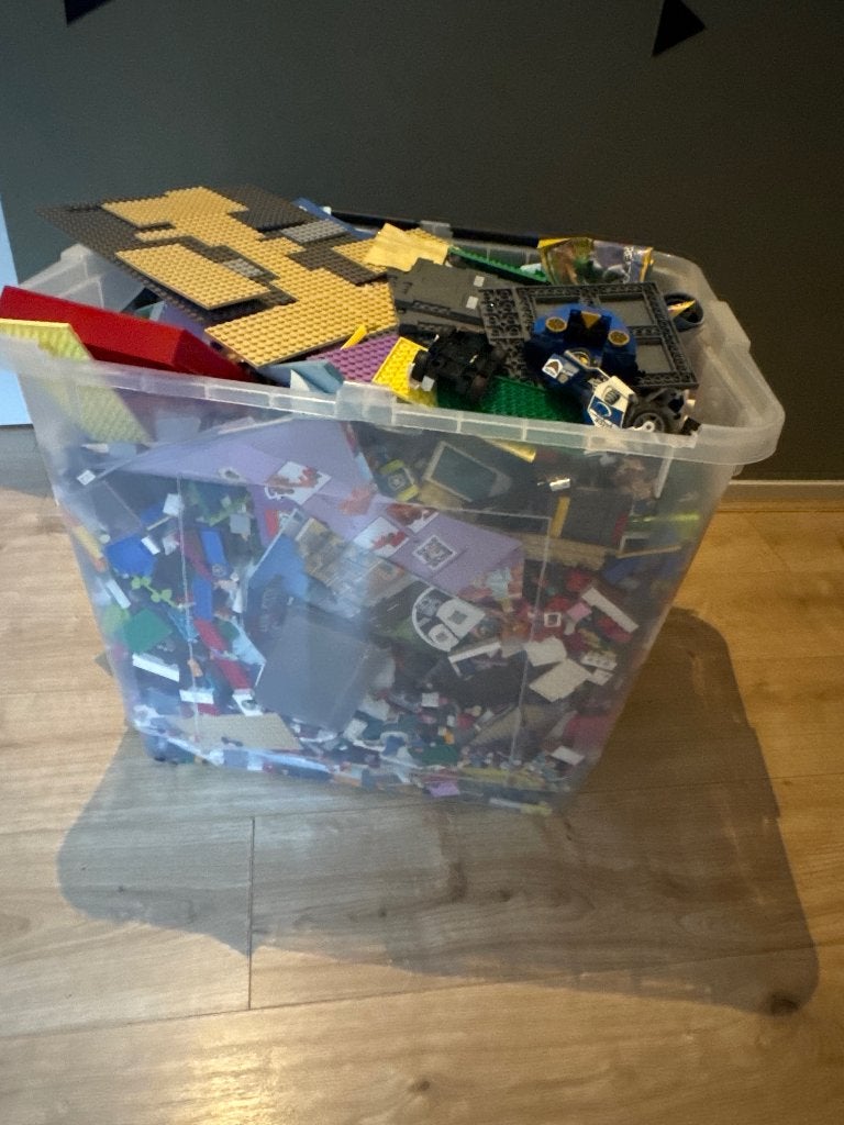 Grote bak met allemaal lego, Ophalen, Zo goed als nieuw, Accessoire, Lego