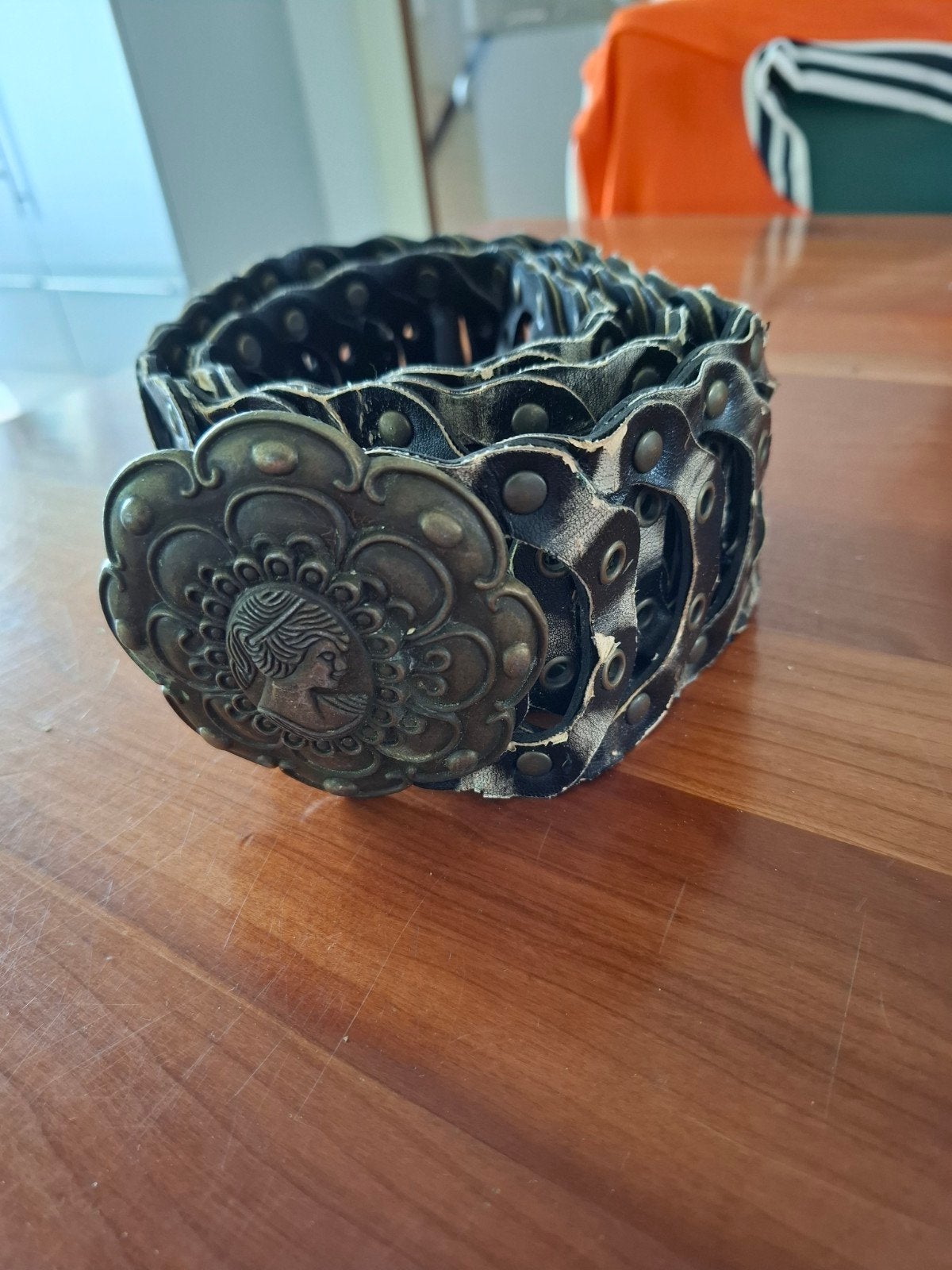 Vintage brede riem met sierlijke gesp 120 cm, Kleding | Dames, Heupriem, Ophalen of Verzenden, Onbekend, Gedragen