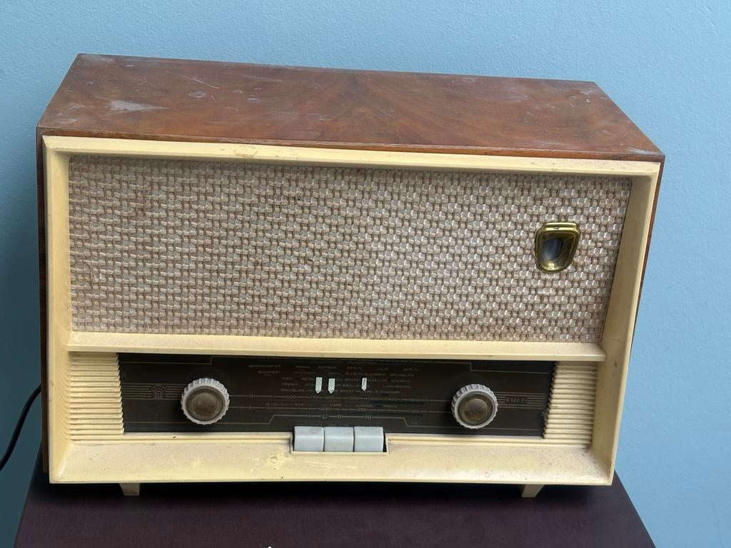 Vintage Transistorradio R135F - Jaren '50/'60, Ophalen, Gebruikt, Transistorradio