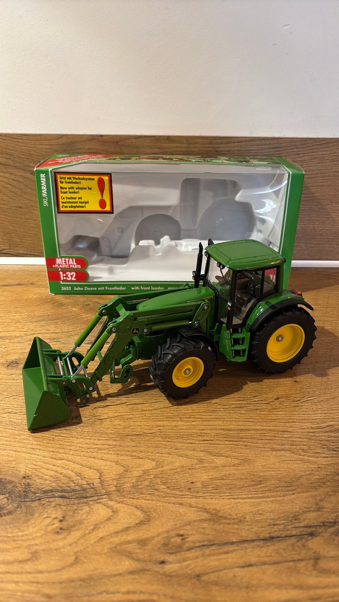 Siku 1:32 John Deere met voorlader (3652), Ophalen of Verzenden, Zo goed als nieuw, Tractor of Landbouw, SIKU