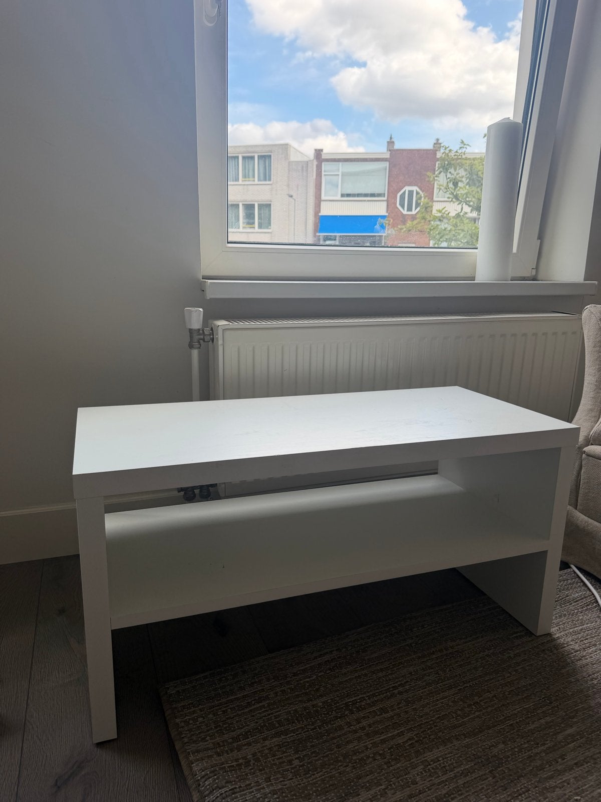 Gratis af te halen: Wit tv meubel - 80x40 cm, Huis en Inrichting, Kasten | Televisiemeubels, Ophalen, Gebruikt, 50 tot 100 cm