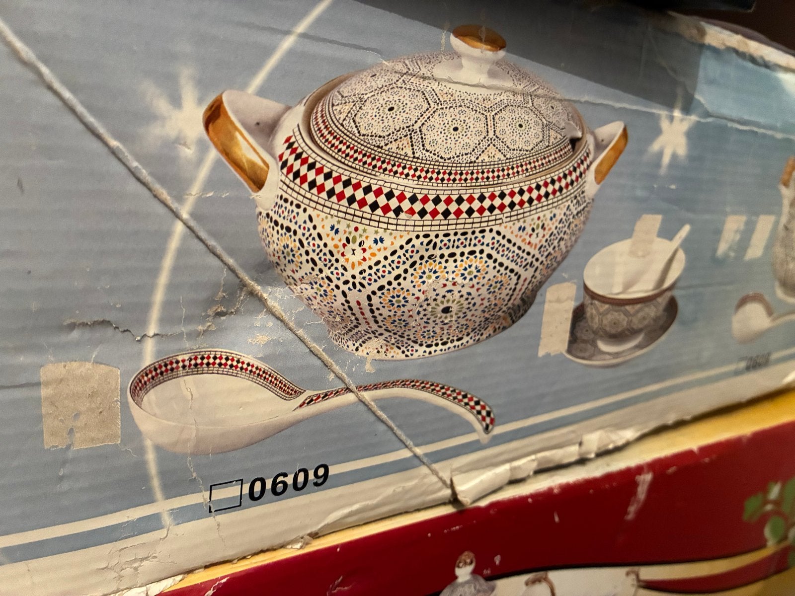 Decoratieve soepterrine met lepel, Marokkaanse stijl, Huis en Inrichting, Ophalen, Aziatisch, Overige merken, Keramiek