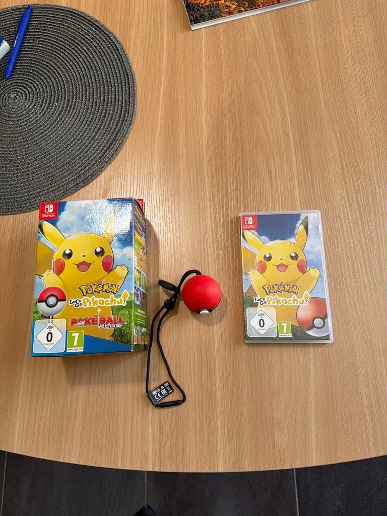 Pokémon Let's Go Pikachu! + Poké Ball Plus - Nintendo Switch, 1 speler, Eén computer, Ophalen of Verzenden, Zo goed als nieuw