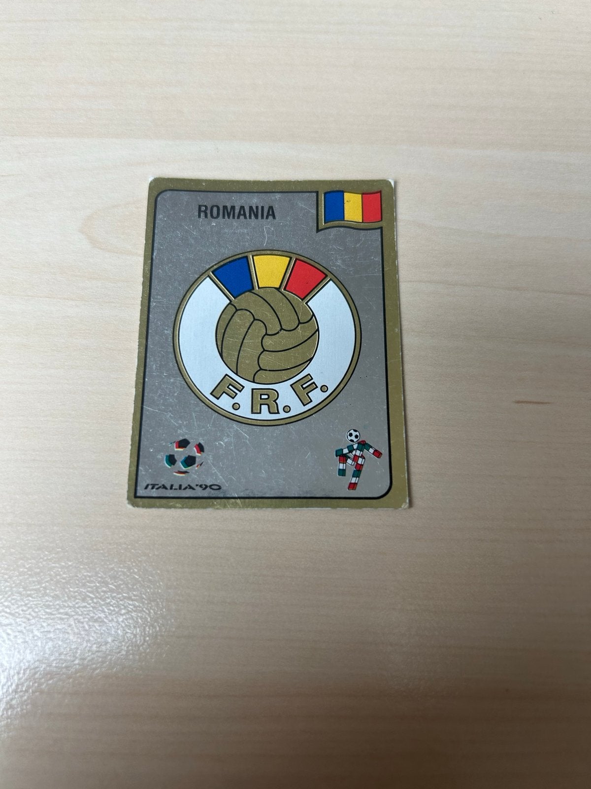 Panini Italia '90 embleem Roemenie, Ophalen of Verzenden, Zo goed als nieuw, Sticker