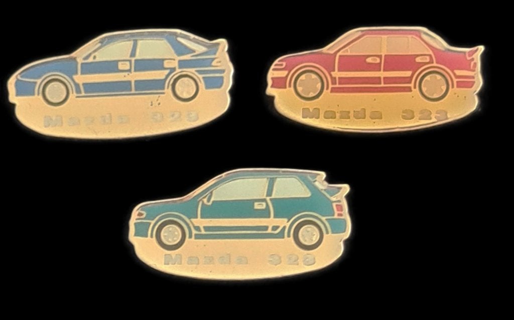 Mazda 323 trio pins, Verzamelen, Speldjes, Pins en Buttons, Verzenden, Nieuw, Transport, Speldje of Pin