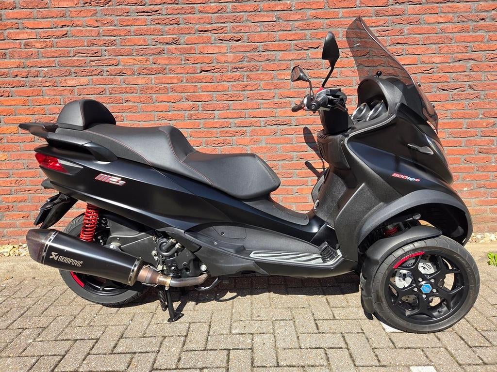 PIAGGIO MP3 500 SPORT HPE ABS ASR AKRAPOVIC! (bj 2020), Motoren, Scooter, 493 cc, Onbekend, Onbekend