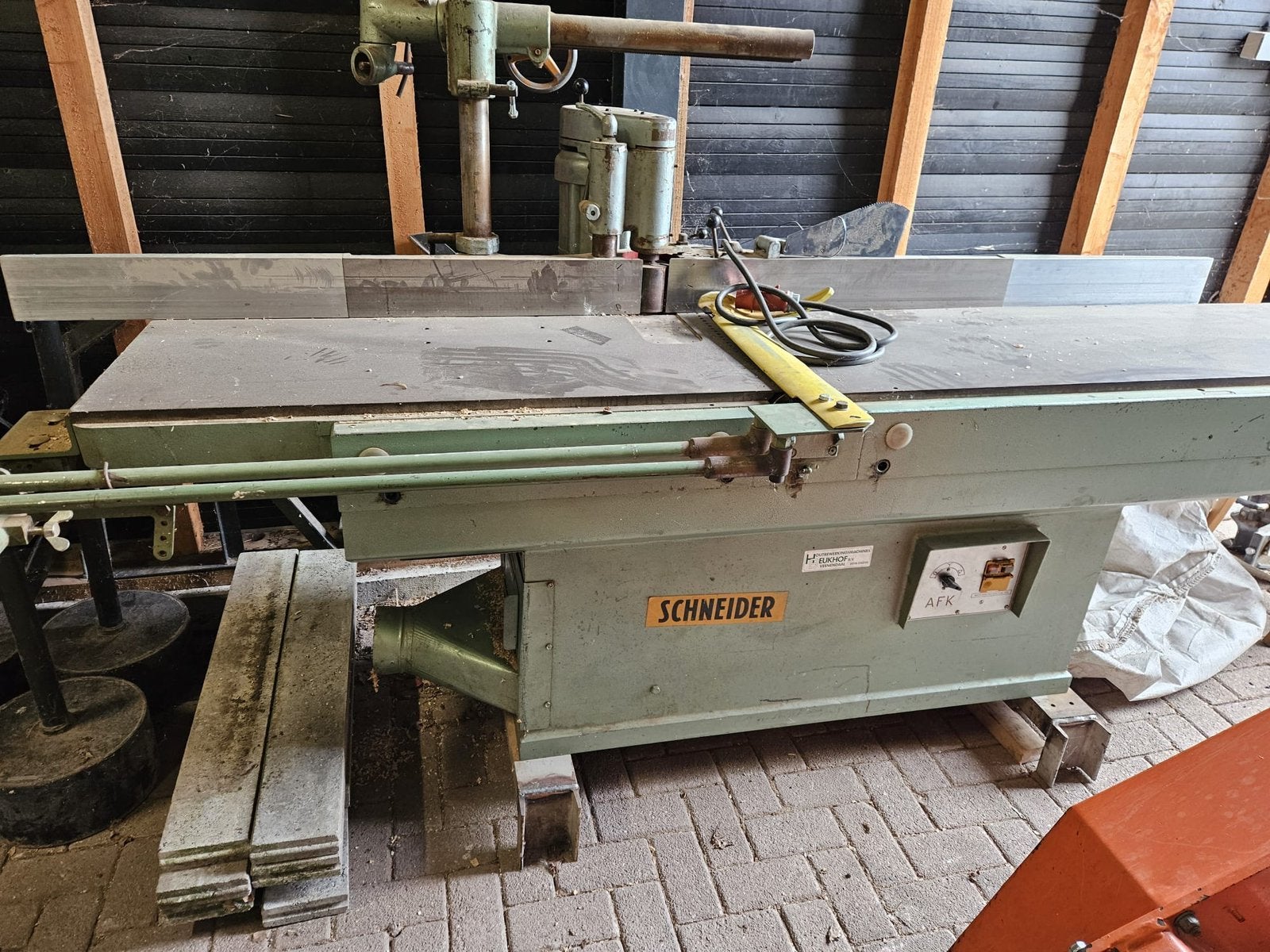 Schneider vlakbank/schaaf 50cm, Ophalen, Zo goed als nieuw, 1200 watt of meer