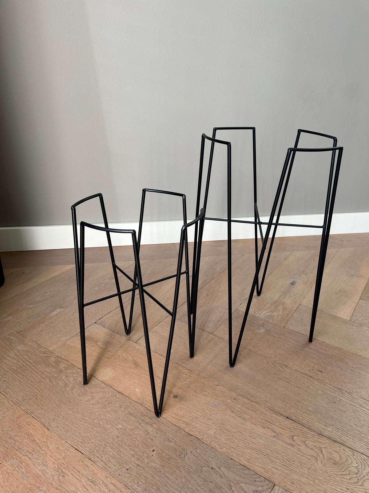 Set van 2 zwarte metalen bloempot standaarden Intratuin, Ophalen, Zo goed als nieuw, Zwart, Metaal