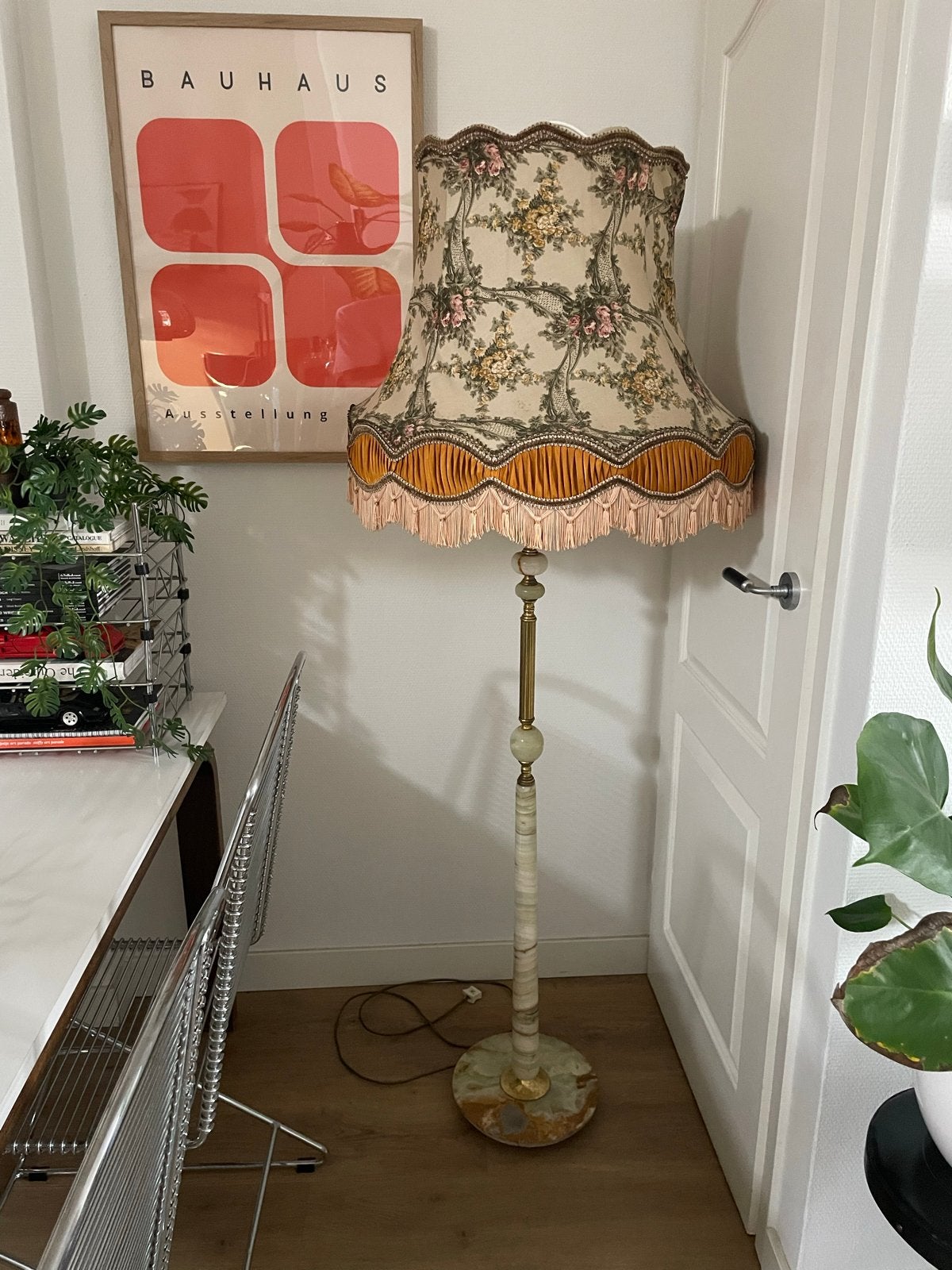 Vintage Marmeren Herda Vloerlamp met Bloemige Kap, Ophalen
