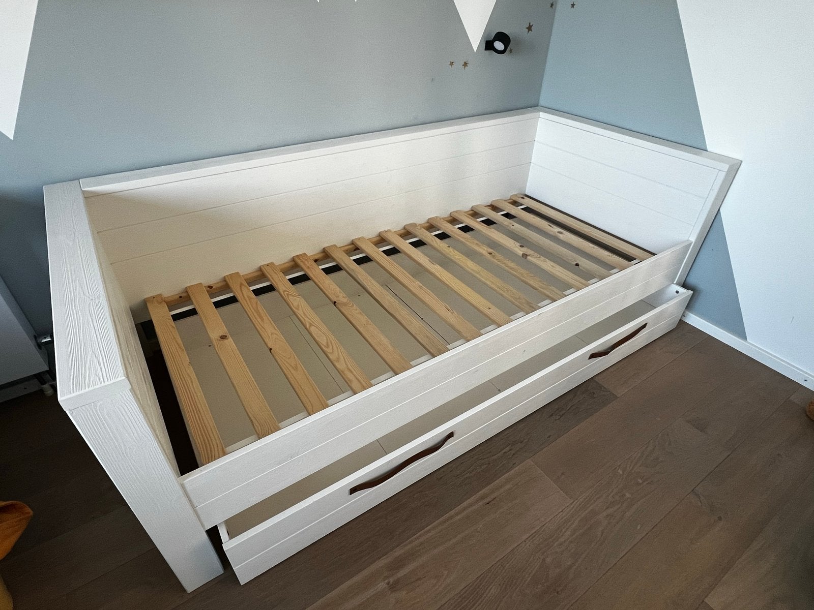 Woood Dennis eenpersoonsbed met opberglade, Ophalen, 90 cm, Eenpersoons, Wit