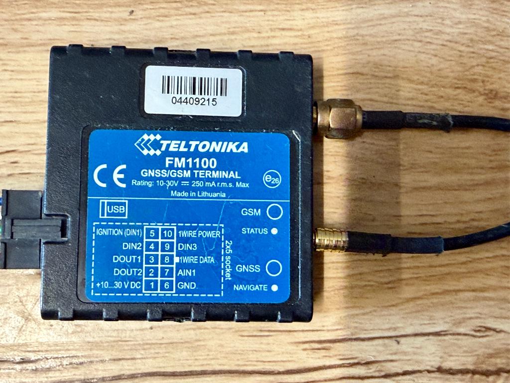 Teltonika FM1100 GPS/GSM tracker incl. antennes, Ophalen, Gebruikt