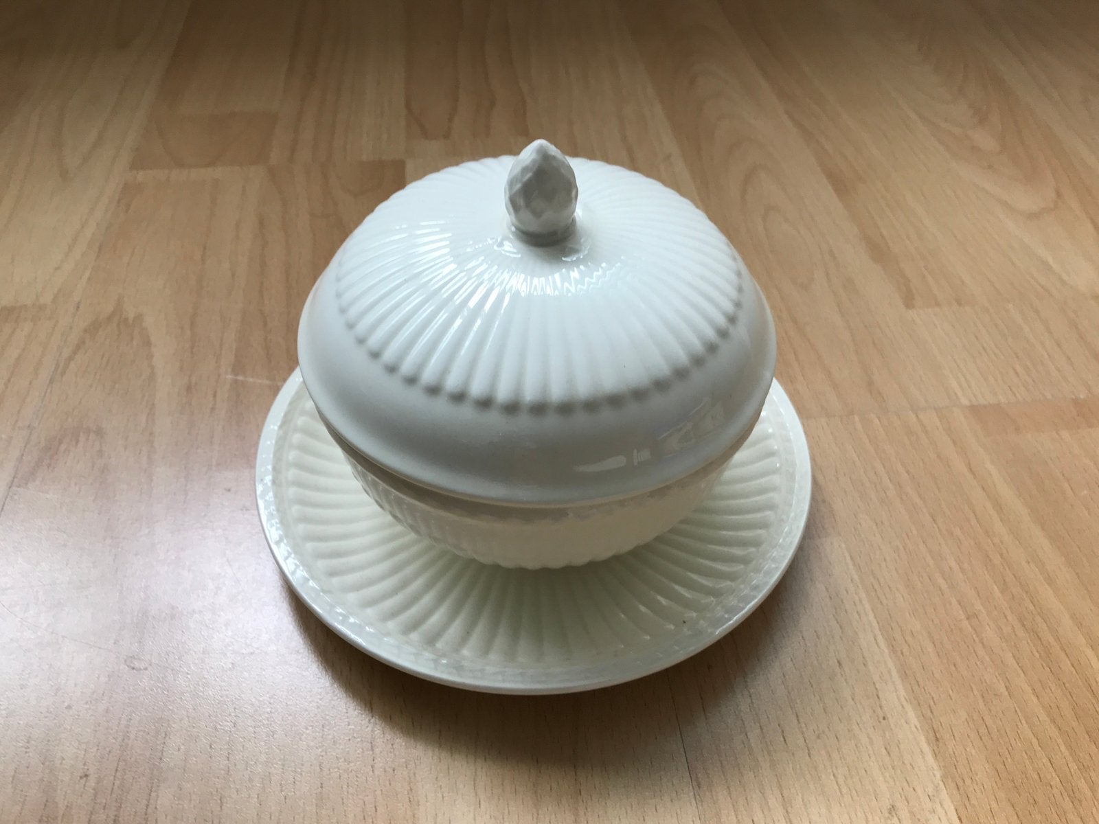 Botervloot wedgewood edme, Ophalen